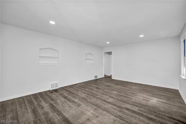 1361 Leavitt Road, Lorain, OH 44052