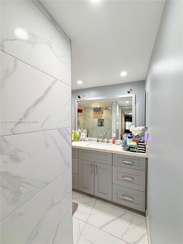 8931 N New River Canal Rd 2B, Plantation, FL 33324