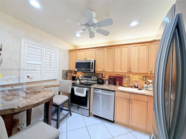 8931 N New River Canal Rd 2B, Plantation, FL 33324