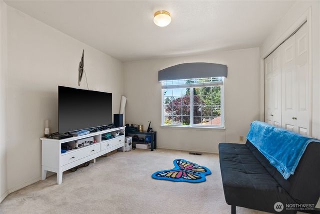 32638 20th Ave SW, Federal Way, WA 98023