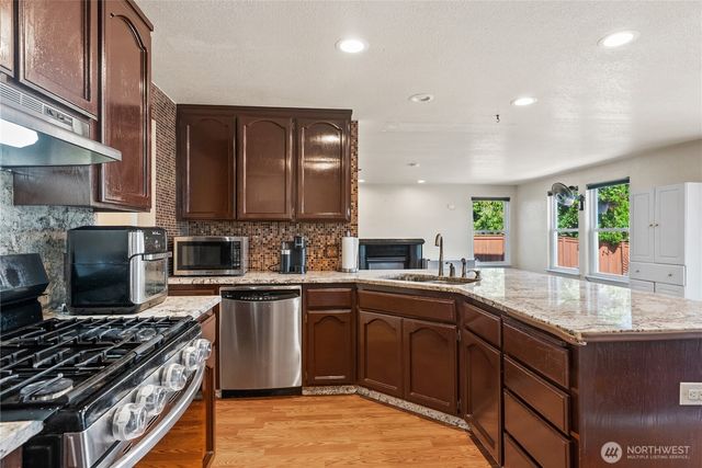 32638 20th Ave SW, Federal Way, WA 98023