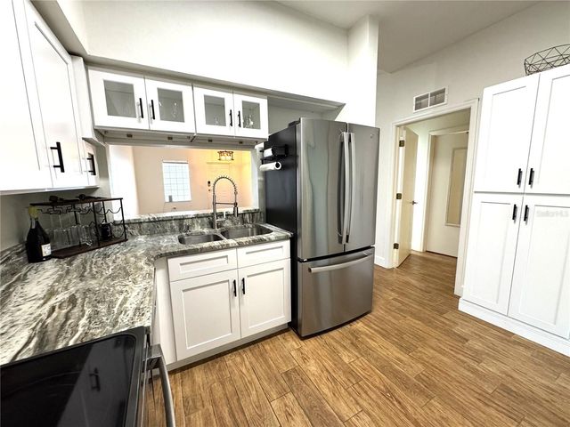 8423 BERNWOOD COVE LOOP 410, Fort Myers, FL 33966