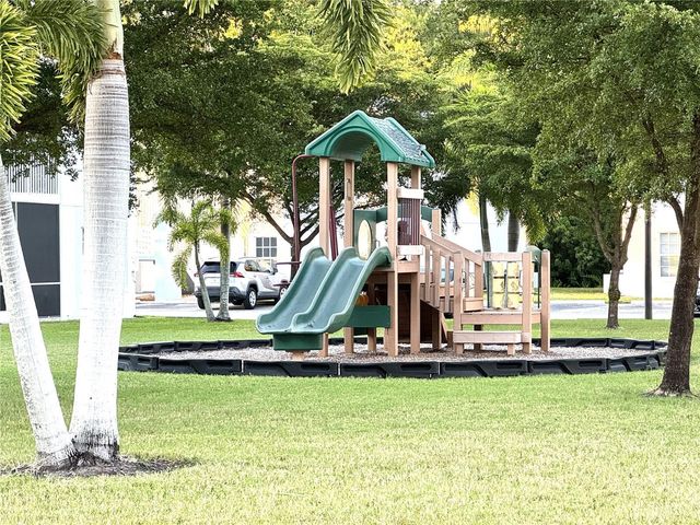 8423 BERNWOOD COVE LOOP 410, Fort Myers, FL 33966