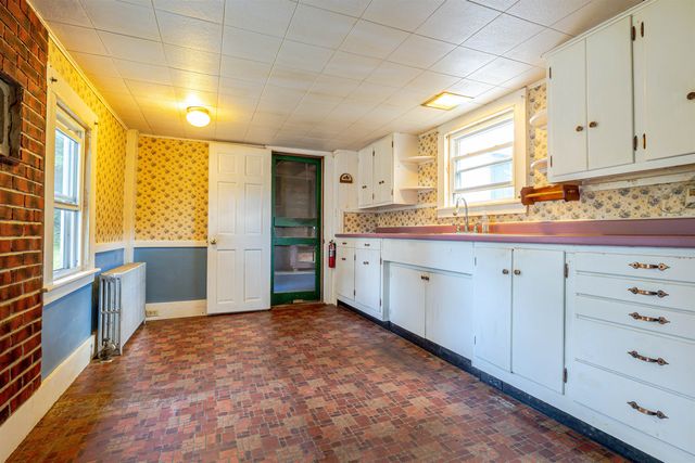 38 West Main Street, Warner, NH 03278