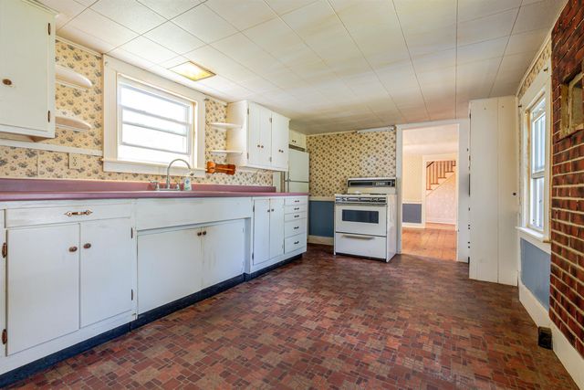 38 West Main Street, Warner, NH 03278