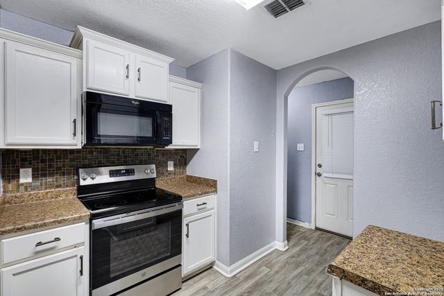 6330 Lake Victoria, San Antonio, TX 78222