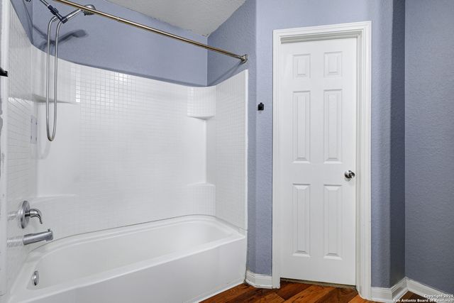 6330 Lake Victoria, San Antonio, TX 78222