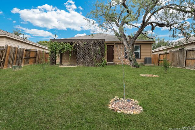 6330 Lake Victoria, San Antonio, TX 78222