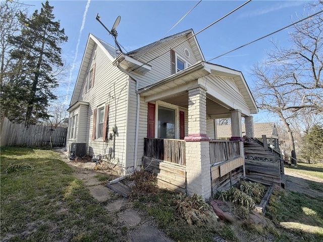 1136 N 32nd Street, Kansas City, KS 66102