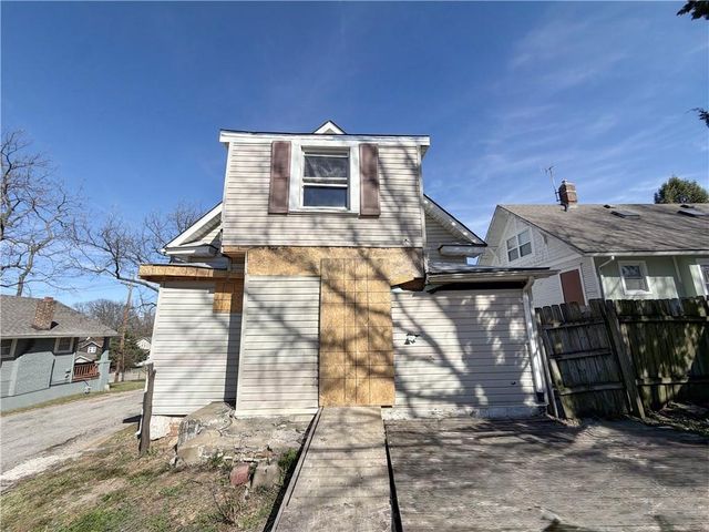1136 N 32nd Street, Kansas City, KS 66102