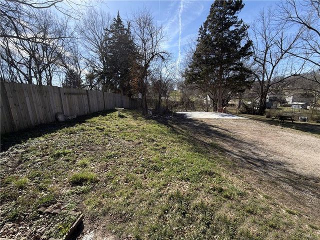 1136 N 32nd Street, Kansas City, KS 66102