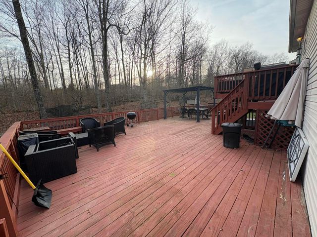 1656 Deer Run Drive, Burlington, KY 41005