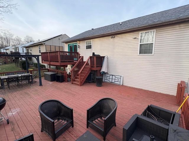 1656 Deer Run Drive, Burlington, KY 41005