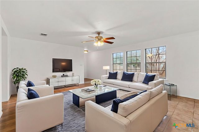 620 Waterleaf Boulevard, Kyle, TX 78640