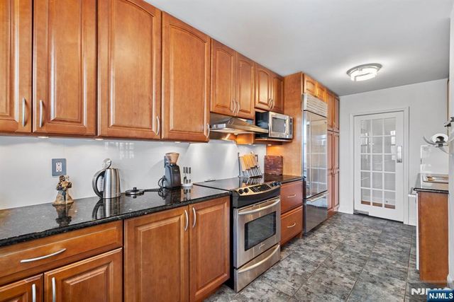 7855 Boulevard E 6A, North Bergen, NJ 07047