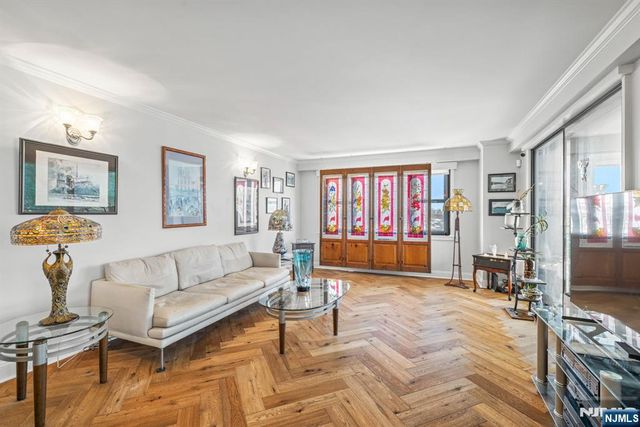 7855 Boulevard E 6A, North Bergen, NJ 07047