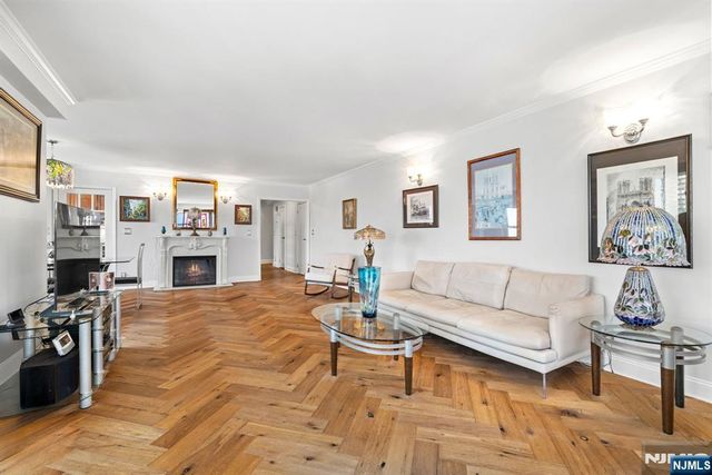 7855 Boulevard E 6A, North Bergen, NJ 07047