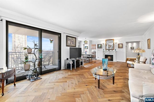 7855 Boulevard E 6A, North Bergen, NJ 07047