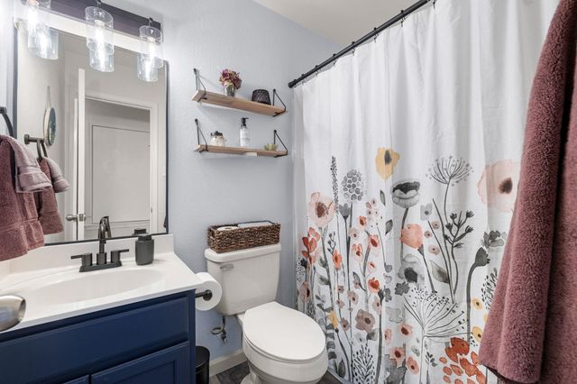 1065 Canada Wild DR, Buda, TX 78610