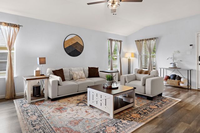 1065 Canada Wild DR, Buda, TX 78610