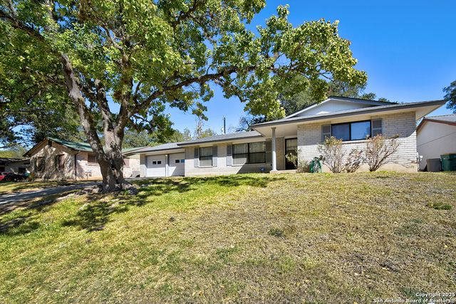 323 Shin Oak, Live Oak, TX 78233