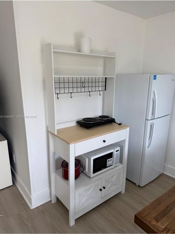 2036 NE 21st Ave 3, Fort Lauderdale, FL 33305