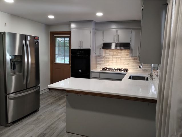 15 Spruce Street, Lincoln, RI 02838