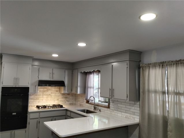 15 Spruce Street, Lincoln, RI 02838