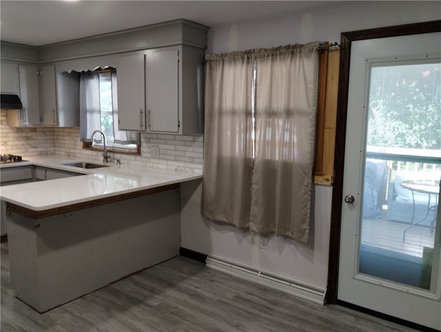 15 Spruce Street, Lincoln, RI 02838