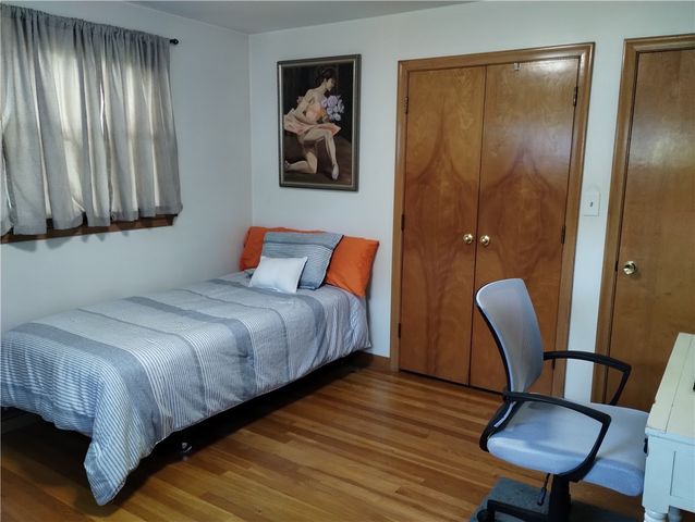 15 Spruce Street, Lincoln, RI 02838