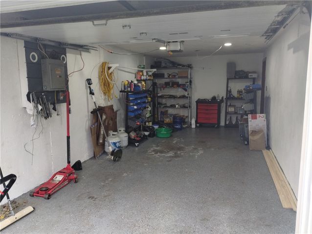15 Spruce Street, Lincoln, RI 02838