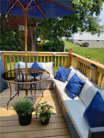 15 Spruce Street, Lincoln, RI 02838
