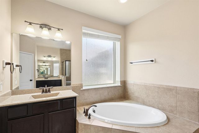 9726 Bonham Lakes Lane, Humble, TX 77396