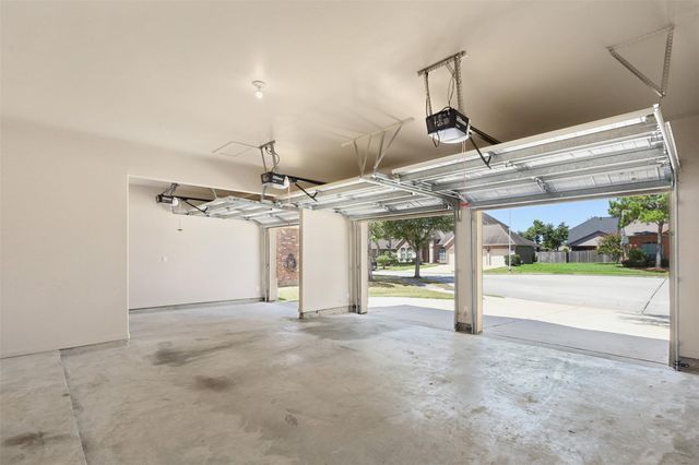 9726 Bonham Lakes Lane, Humble, TX 77396