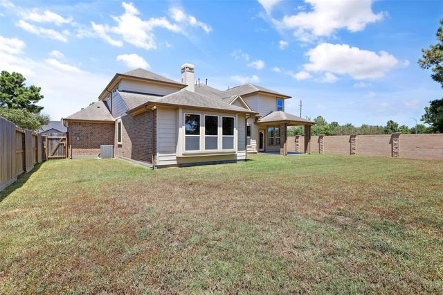 9726 Bonham Lakes Lane, Humble, TX 77396