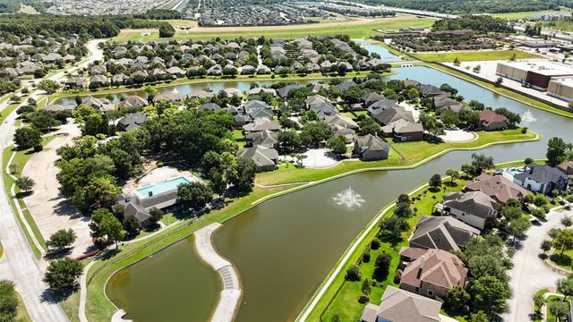 9726 Bonham Lakes Lane, Humble, TX 77396