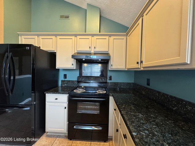 6516 Cottagemeadow Dr, Louisville, KY 40218