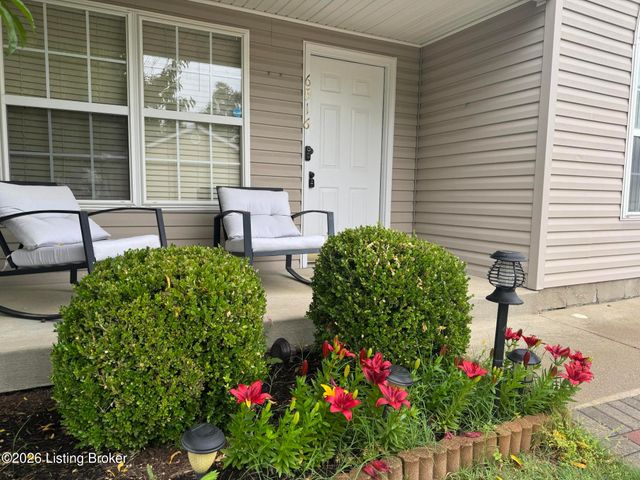 6516 Cottagemeadow Dr, Louisville, KY 40218