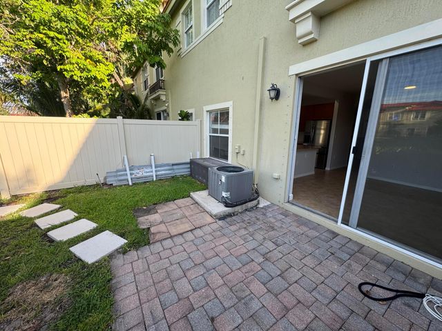 162 Lake Monterey Circle, Boynton Beach, FL 33426