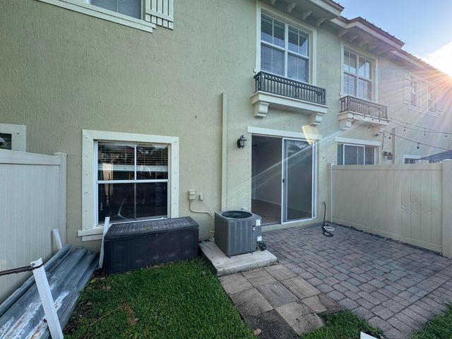 162 Lake Monterey Circle, Boynton Beach, FL 33426