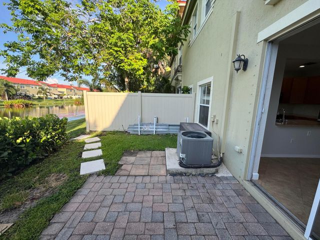 162 Lake Monterey Circle, Boynton Beach, FL 33426