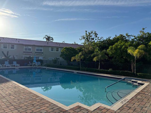 162 Lake Monterey Circle, Boynton Beach, FL 33426