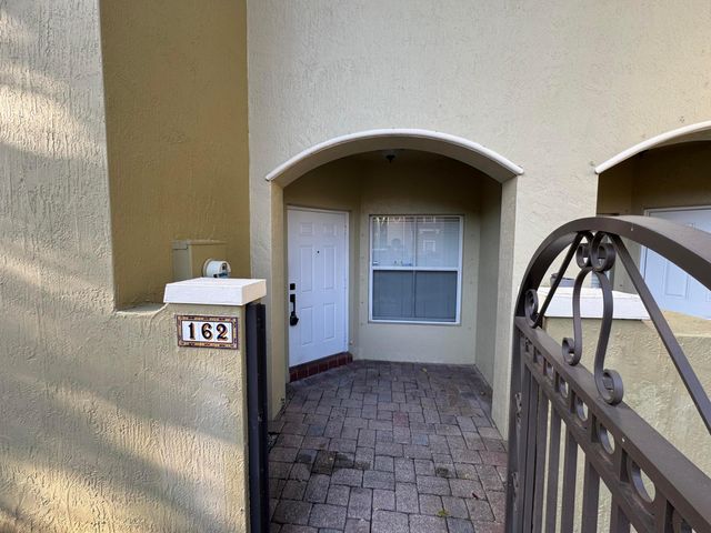 162 Lake Monterey Circle, Boynton Beach, FL 33426