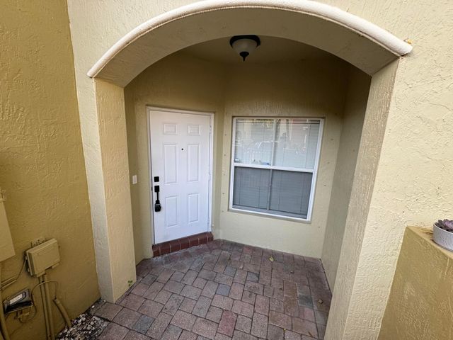 162 Lake Monterey Circle, Boynton Beach, FL 33426