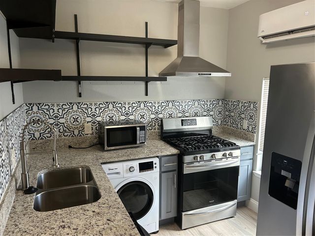 5105 Sherman Street 3, Houston, TX 77011