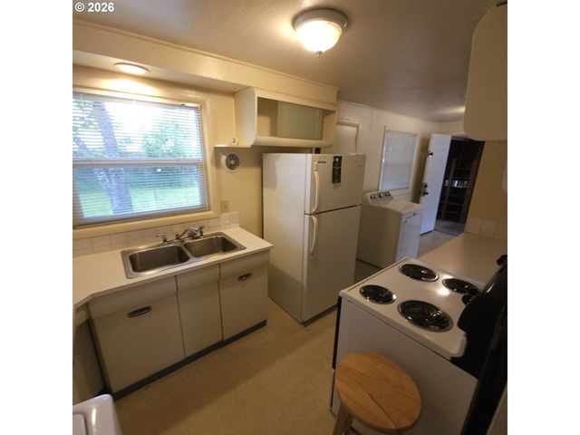 3193 W 14TH Ave, Eugene, OR 97402