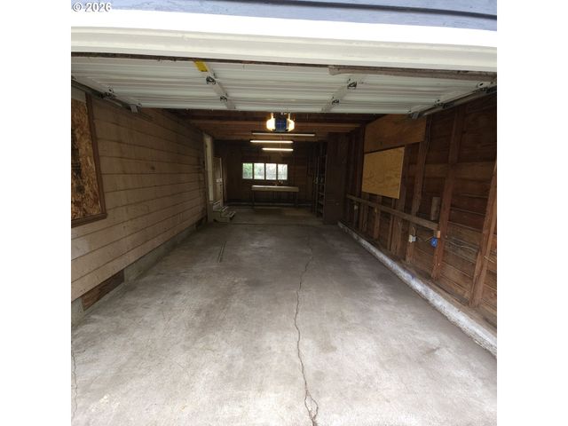 3193 W 14TH Ave, Eugene, OR 97402