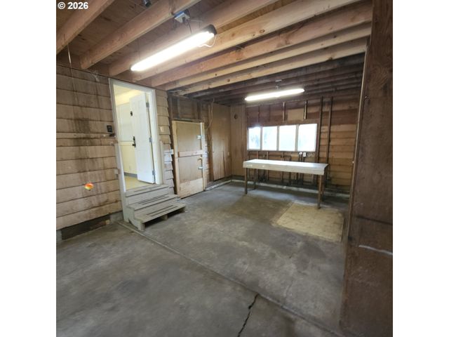 3193 W 14TH Ave, Eugene, OR 97402