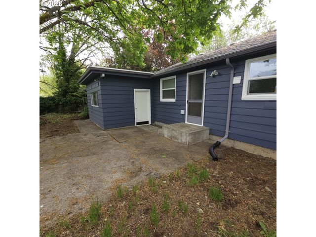3193 W 14TH Ave, Eugene, OR 97402