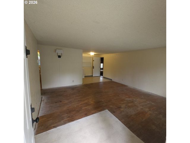 3193 W 14TH Ave, Eugene, OR 97402